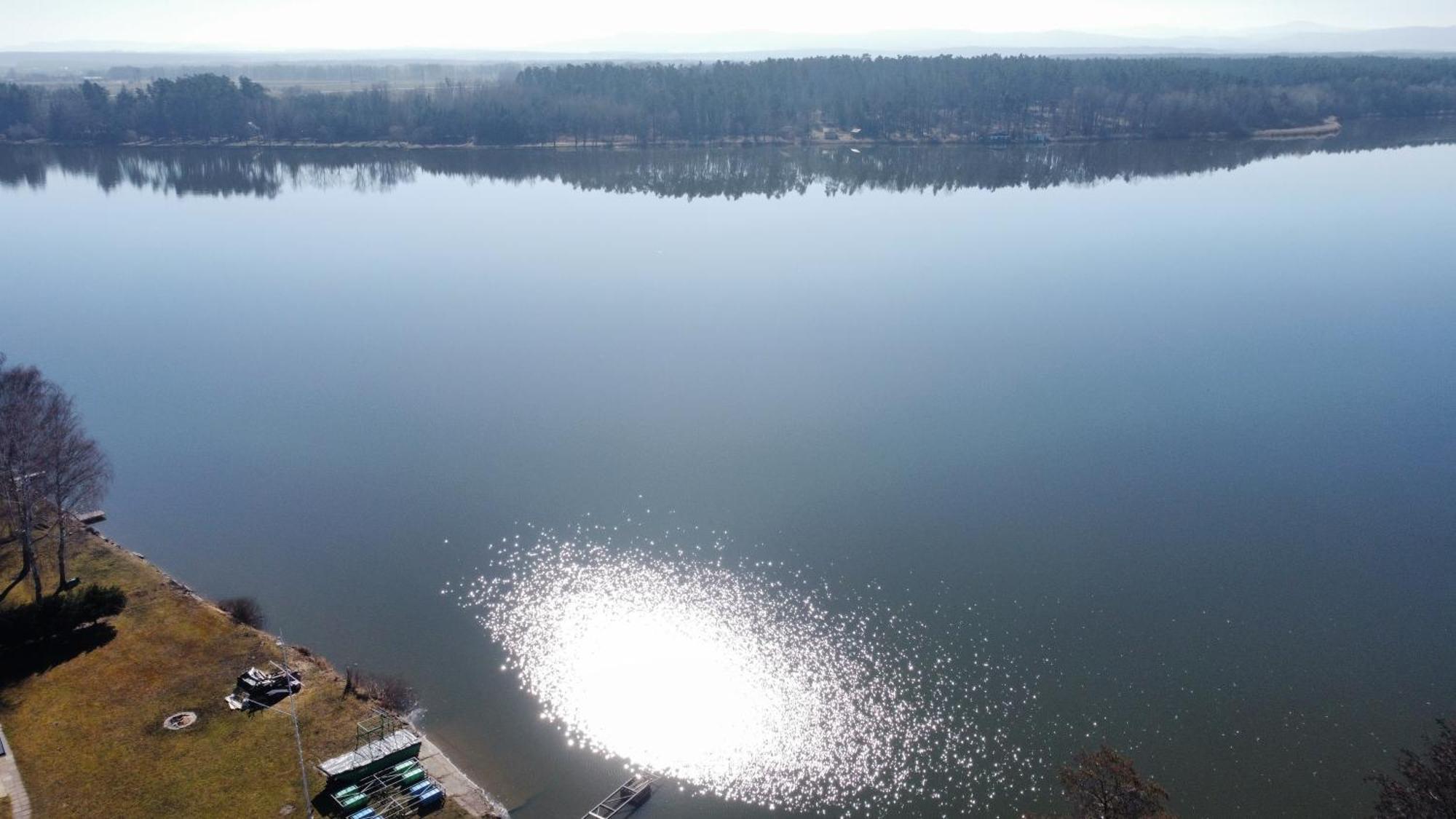Yacht Club Bezdrev Hotel Hluboká nad Vltavou Exterior foto