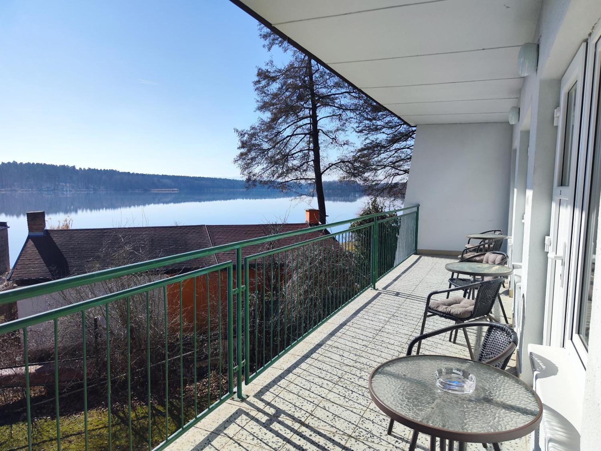 Yacht Club Bezdrev Hotel Hluboká nad Vltavou Exterior foto