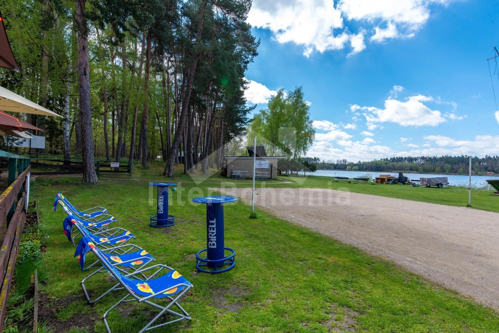 Yacht Club Bezdrev Hotel Hluboká nad Vltavou Exterior foto